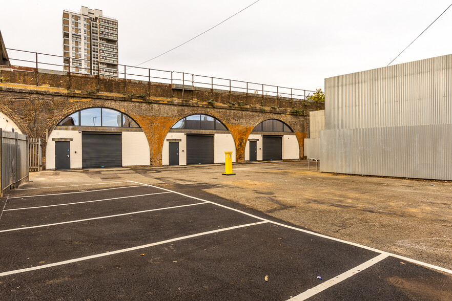 Portslade Rd, London for lease - Building Photo - Image 3 of 13