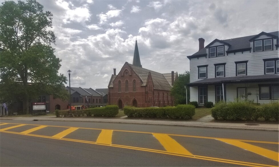 1113 Wolcott Ave, Beacon, NY 12508