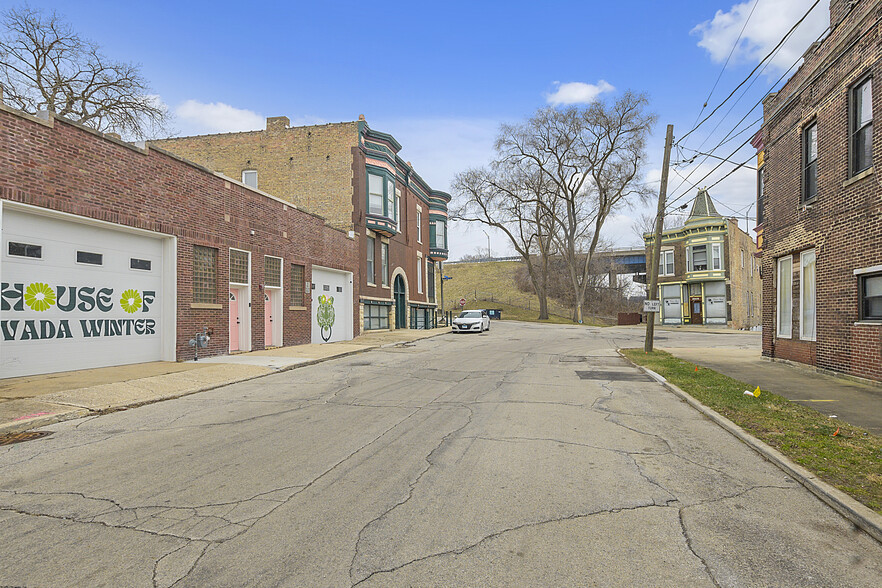 2414 James St, Blue Island, IL for sale - Building Photo - Image 3 of 21