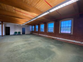 168 Center St, Southington, CT for lease Interior Photo- Image 2 of 4