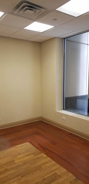 1240-1254 S Michigan Ave, Chicago, IL for lease - Interior Photo - Image 2 of 16