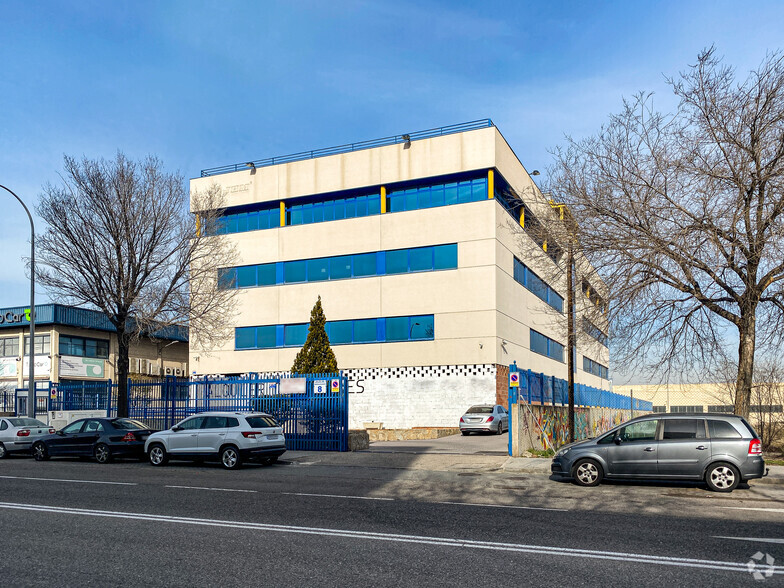 Calle Laguna del Marquesado, 8, Madrid, Madrid for lease - Primary Photo - Image 1 of 3