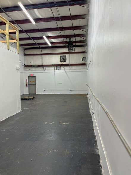 2910 Cole Ct, Norcross, GA for lease - Building Photo - Image 3 of 13