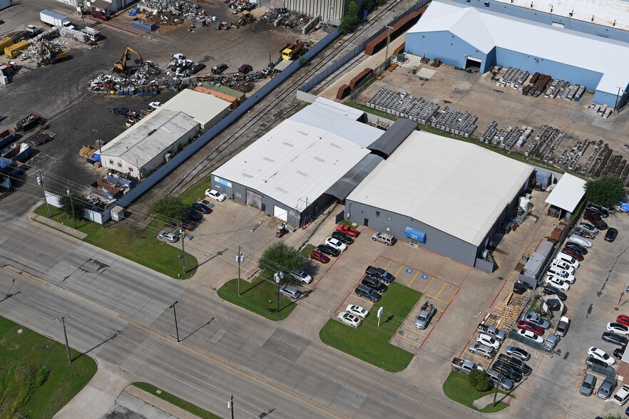 1127 N 1st St, Garland, TX for sale - Aerial - Image 3 of 5