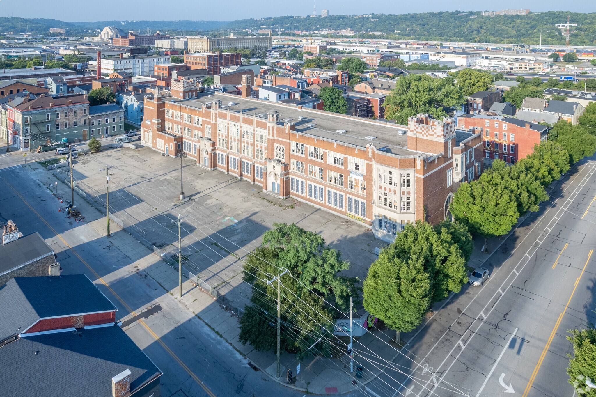 2015 Freeman Ave, Cincinnati, OH 45214 Endless Usage Potential Flex