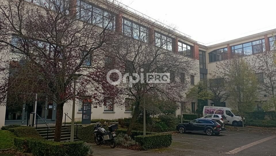 Office in Reims for lease - Building Photo - Image 1 of 7