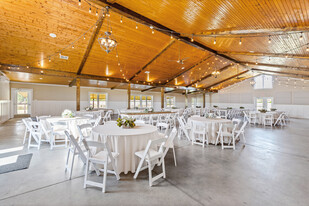 The Barn at Vino - Wedding and Events Venue - Motel