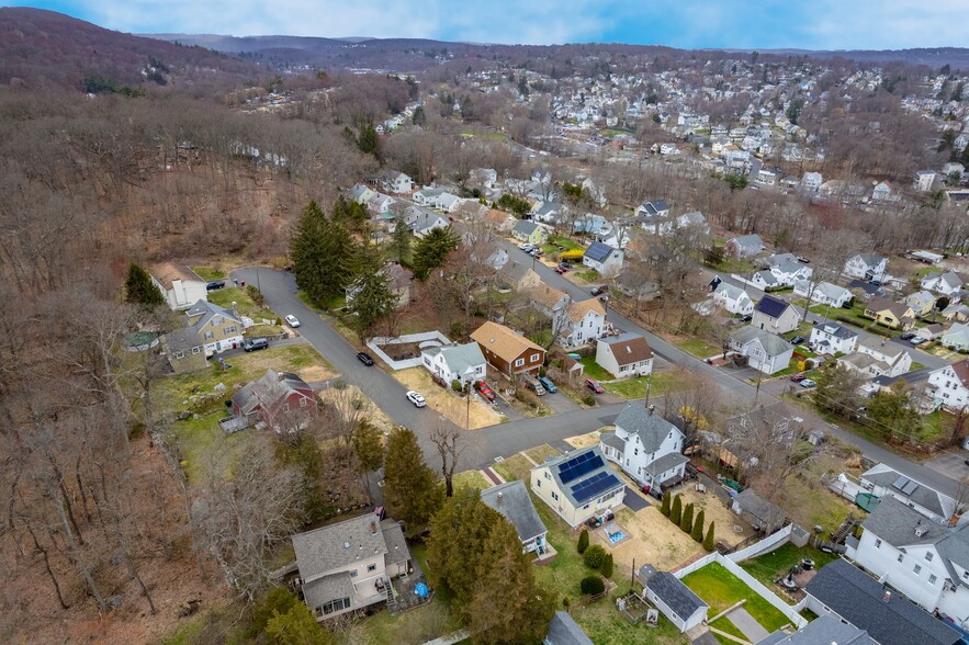 NAUGATUCK SINGLE FAMILY PACKAGE portfolio of 5 properties for sale on LoopNet.com - Aerial - Image 2 of 67