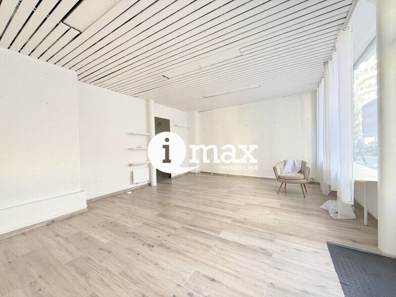 Retail in Levallois-Perret for lease - Building Photo - Image 3 of 4