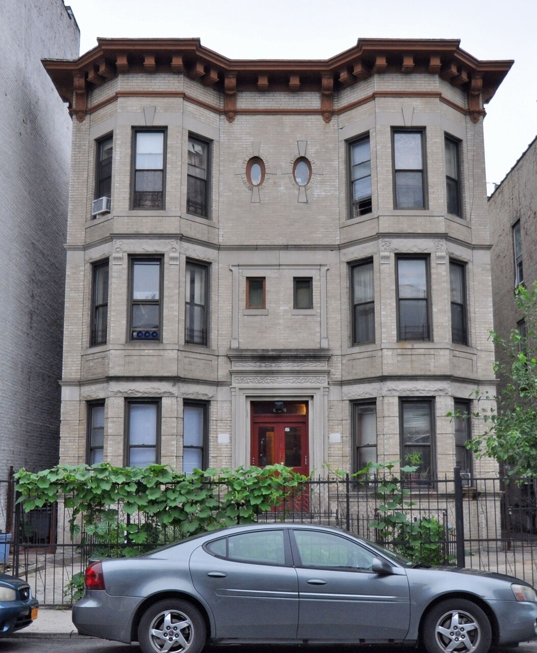 620 E 17th St, Brooklyn, NY for sale Primary Photo- Image 1 of 1