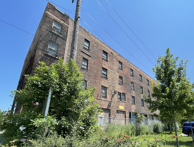 1929 W 43rd St, Chicago, IL for sale - Building Photo - Image 2 of 6