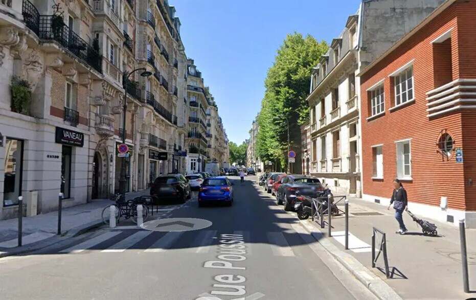 Retail in Paris for lease - Building Photo - Image 2 of 4
