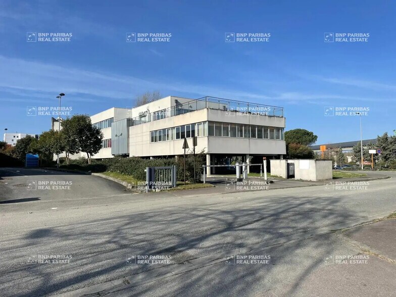 Office in Labège for lease - Building Photo - Image 1 of 31