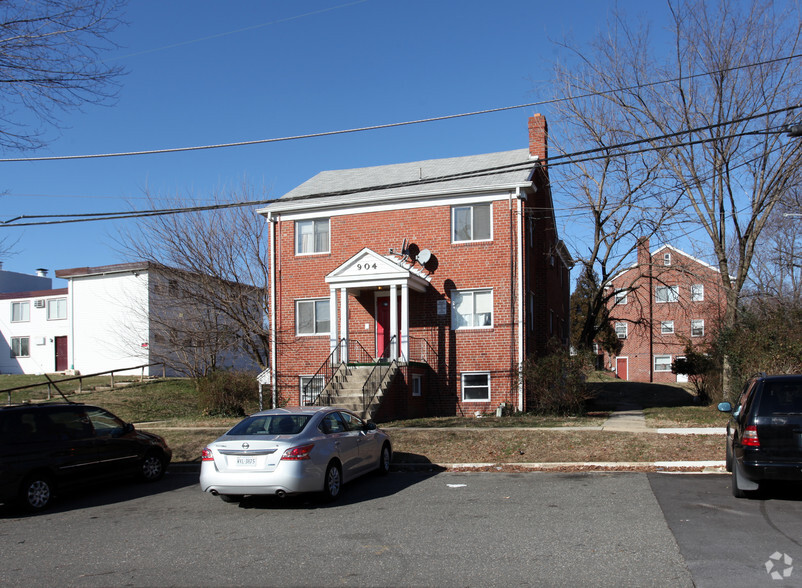 904 Fairview Ave, Takoma Park, MD for sale - Primary Photo - Image 1 of 3