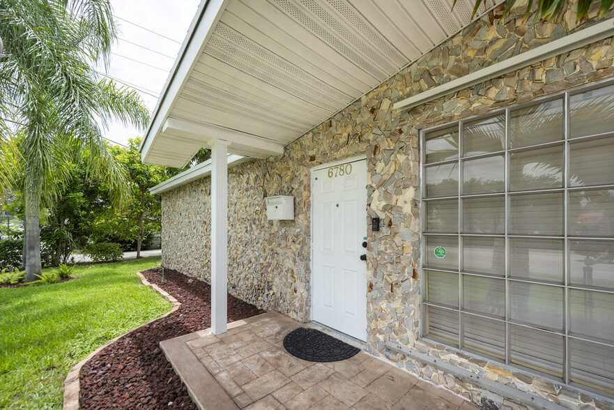 6780 Taft St, Hollywood, FL for sale - Building Photo - Image 3 of 48