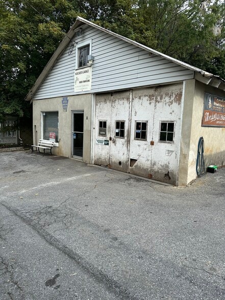 2014 Main St, Mohrsville, PA 19541 Noecker's Garage