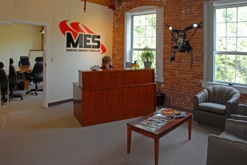 27 Glen Rd, Sandy Hook, CT for sale Interior Photo- Image 1 of 1