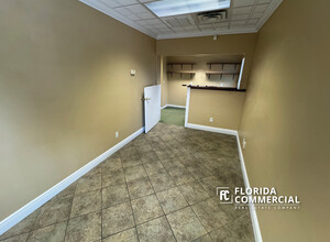 510-526 SE Dixie Hwy, Stuart, FL for lease Lobby- Image 2 of 17