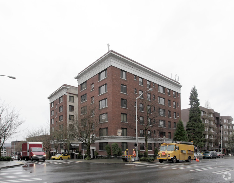 2205 2nd Ave, Seattle, WA for sale - Primary Photo - Image 1 of 1