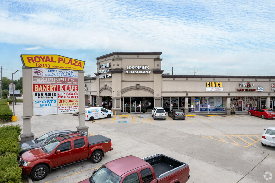 12033 Veterans Memorial Dr, Houston, TX for lease - Primary Photo - Image 1 of 1