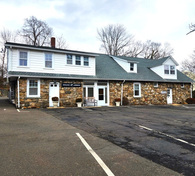 17 Wilmot Ln, Riverside, CT for lease - Building Photo - Image 3 of 8