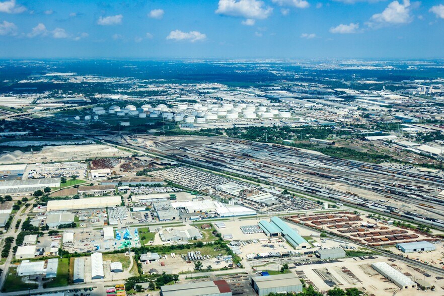 6621 Liberty Rd, Houston, TX for sale - Building Photo - Image 3 of 10