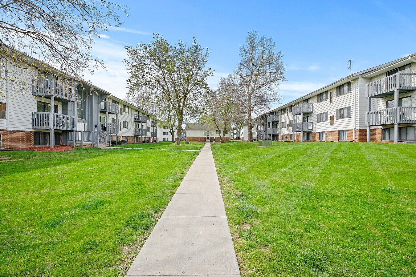 3610 Twana Dr, Des Moines, IA 50310 Legacy Apartments