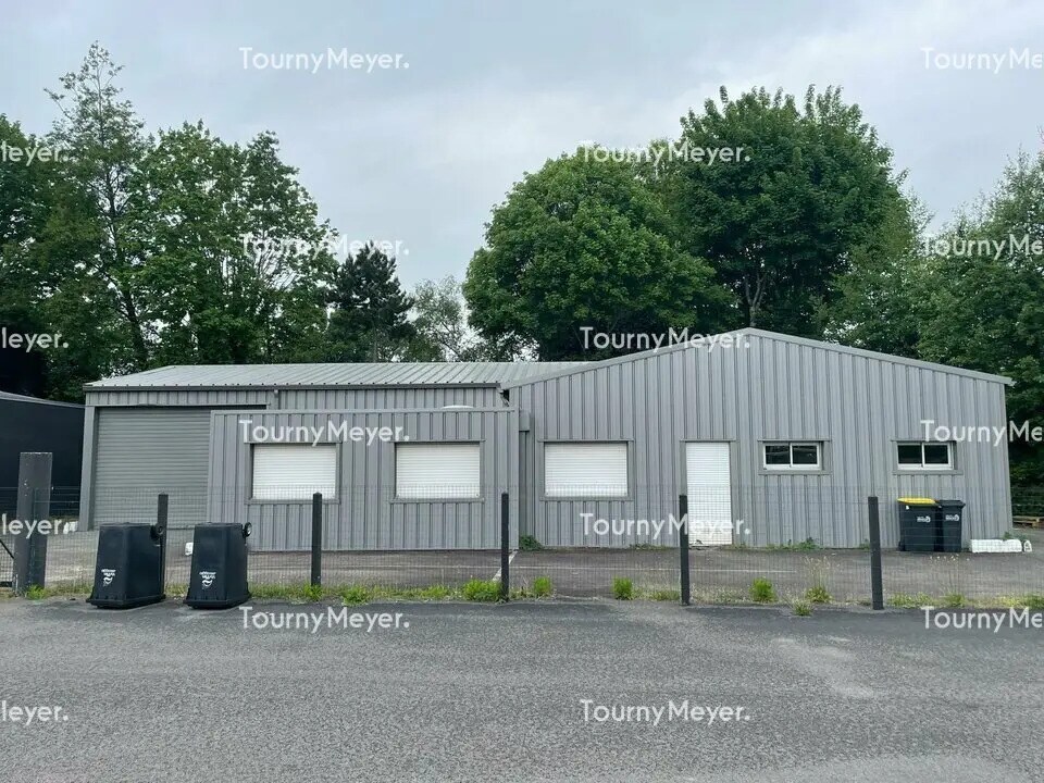 Flex in Arradon for lease Building Photo- Image 1 of 4