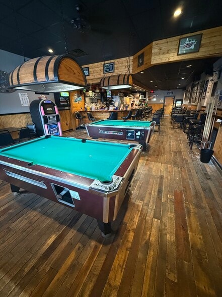 11935 E Lennon Rd, Lennon, MI for sale - Interior Photo - Image 2 of 13