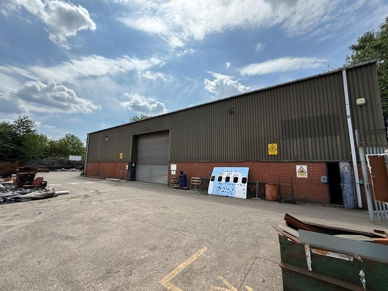 Gorton Cres, Manchester for lease - Building Photo - Image 1 of 8