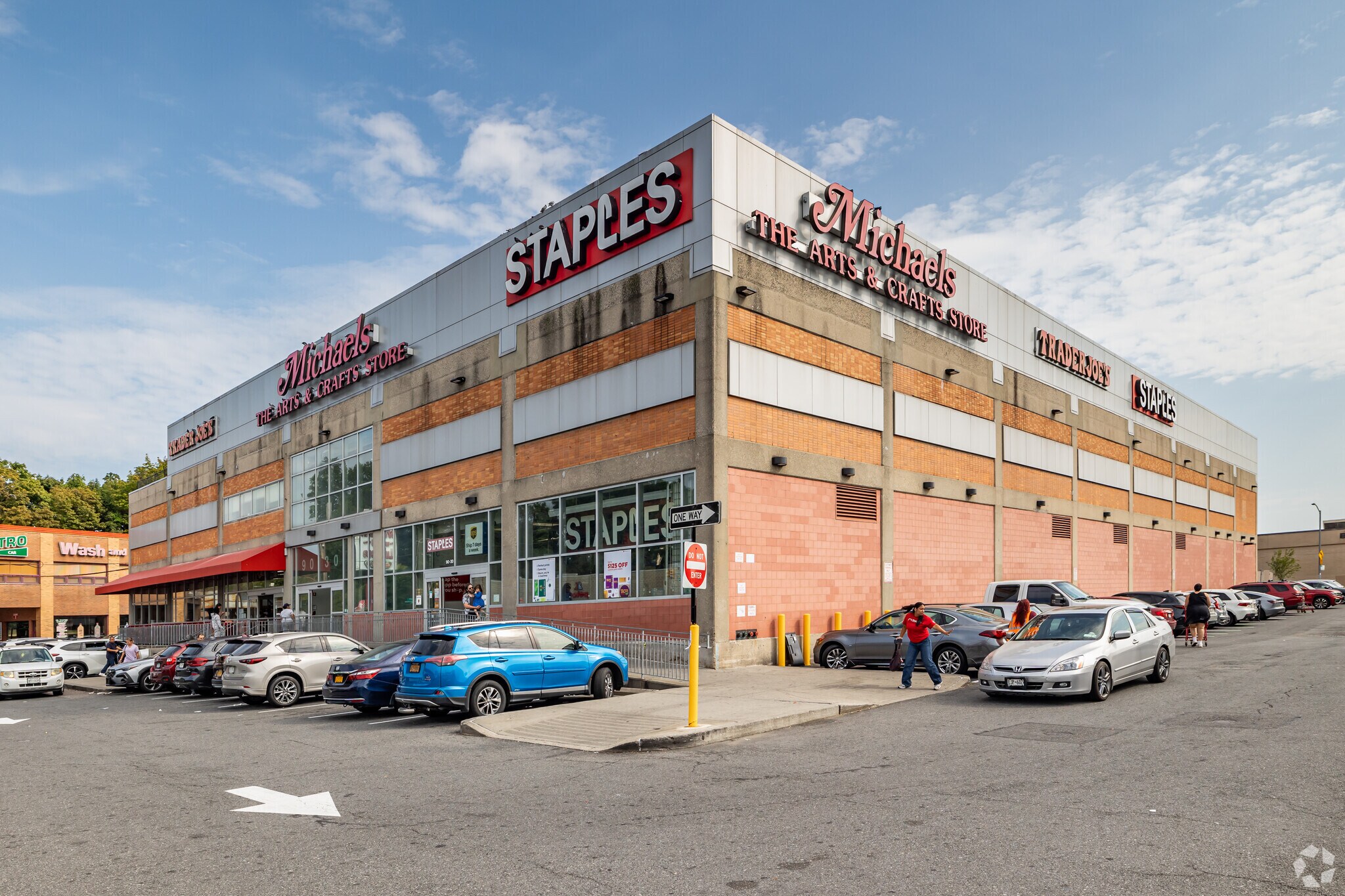 90-30 Metropolitan Ave, Rego Park, NY for sale Primary Photo- Image 1 of 1