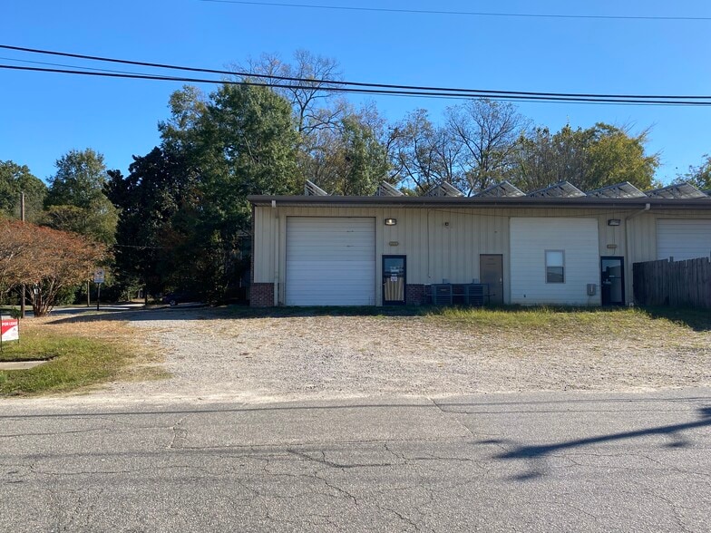 214 McIver St, Sanford, NC for lease - Building Photo - Image 2 of 8