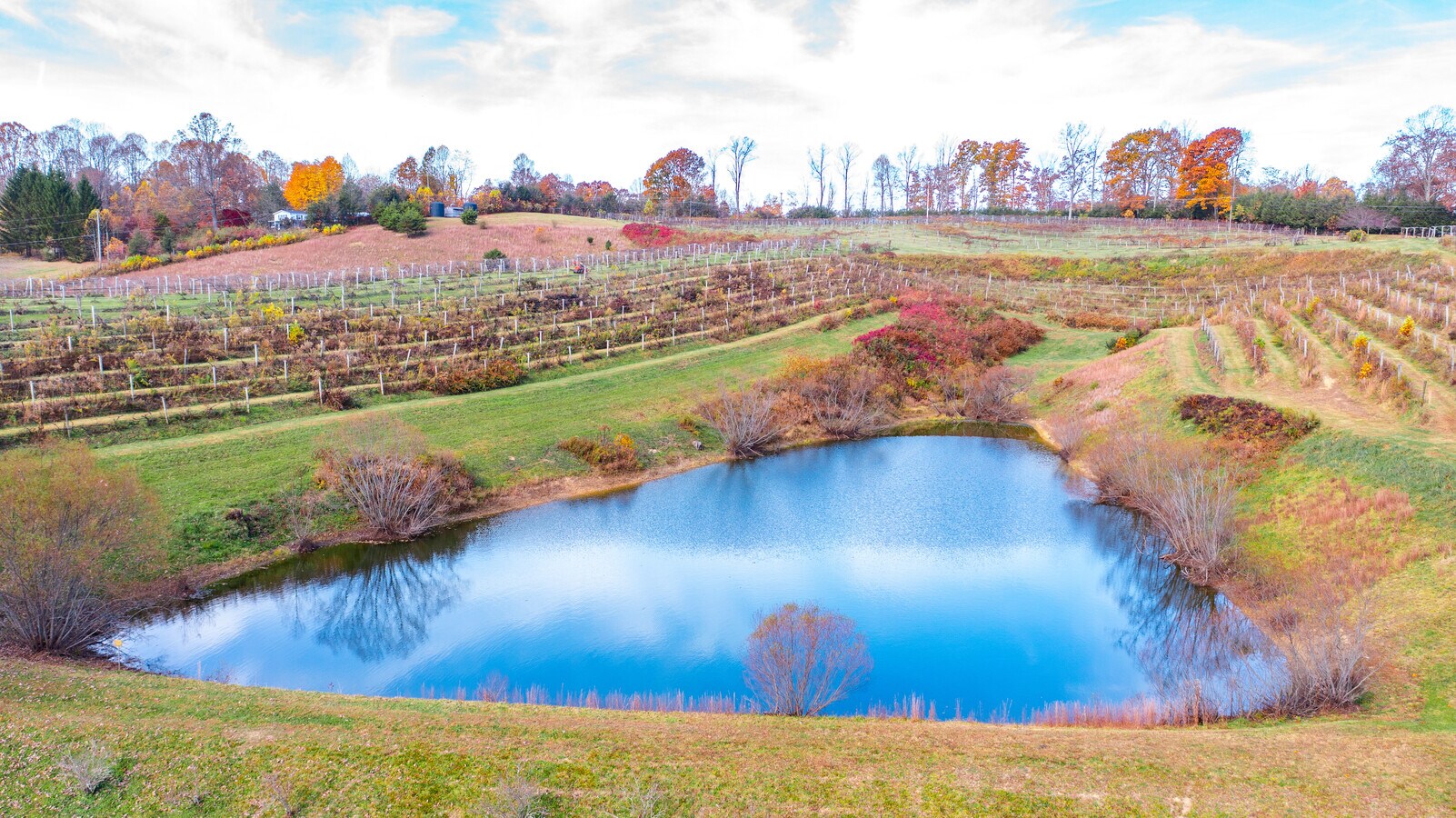 200 Twin Oaks Rd, Crab Orchard, WV 25827