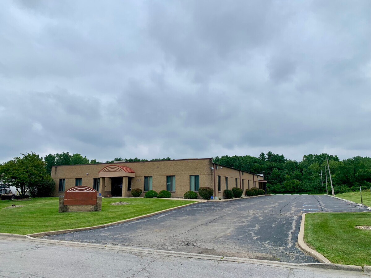 1431 Huntington Dr, Calumet City, IL 60409