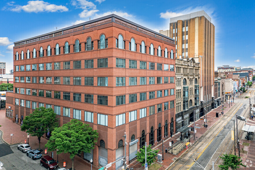 300 W Lexington St, Baltimore, MD for lease - Primary Photo - Image 1 of 5