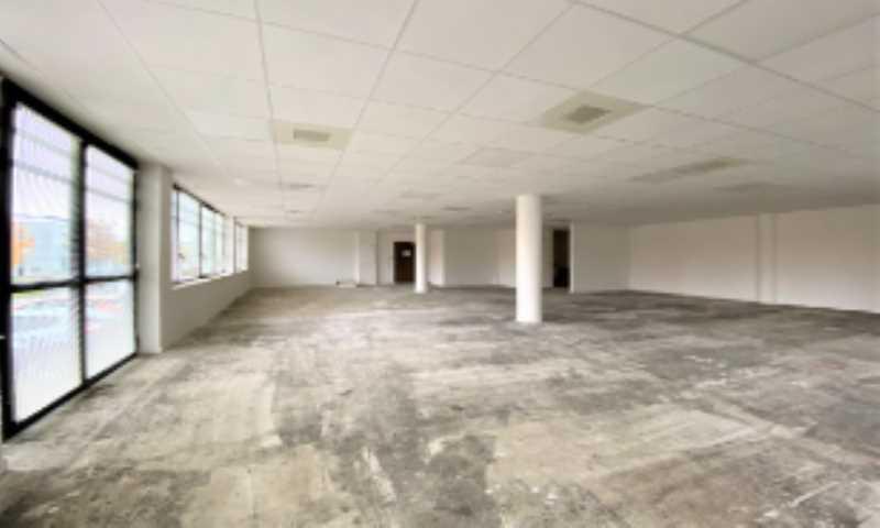 Office in Saint-Priest for lease - Interior Photo - Image 3 of 4
