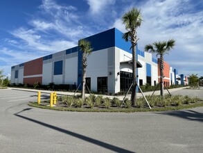 16091 Parallel, Fort Myers, FL for lease Building Photo- Image 1 of 6