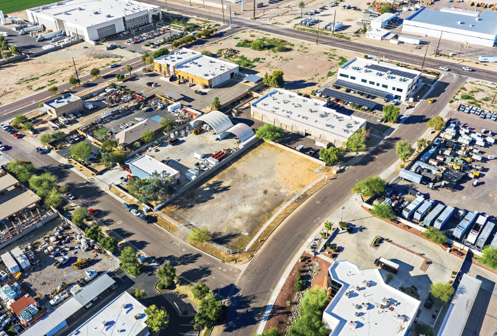 7020 W Augusta Ave, Glendale, AZ for lease Primary Photo- Image 1 of 7