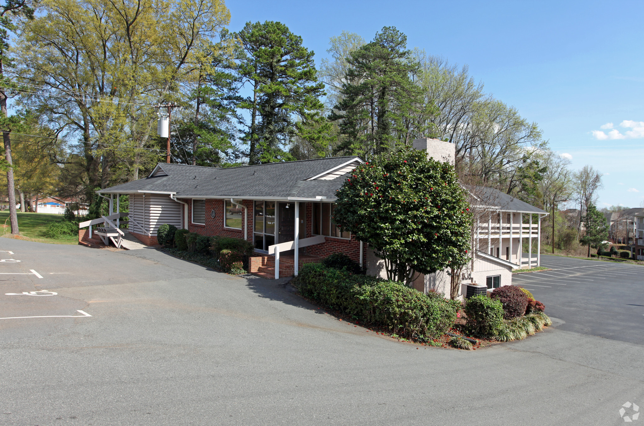 5232 Albemarle Rd, Charlotte, NC for lease Building Photo- Image 1 of 8