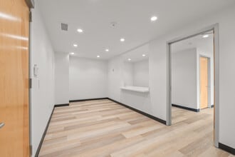 512 Westline Dr, Alameda, CA for lease Interior Photo- Image 2 of 14