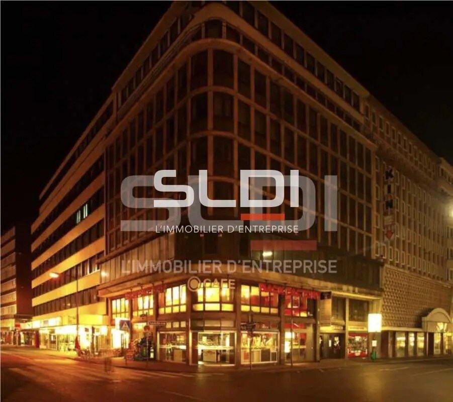 Retail in Valence for lease Building Photo- Image 1 of 4