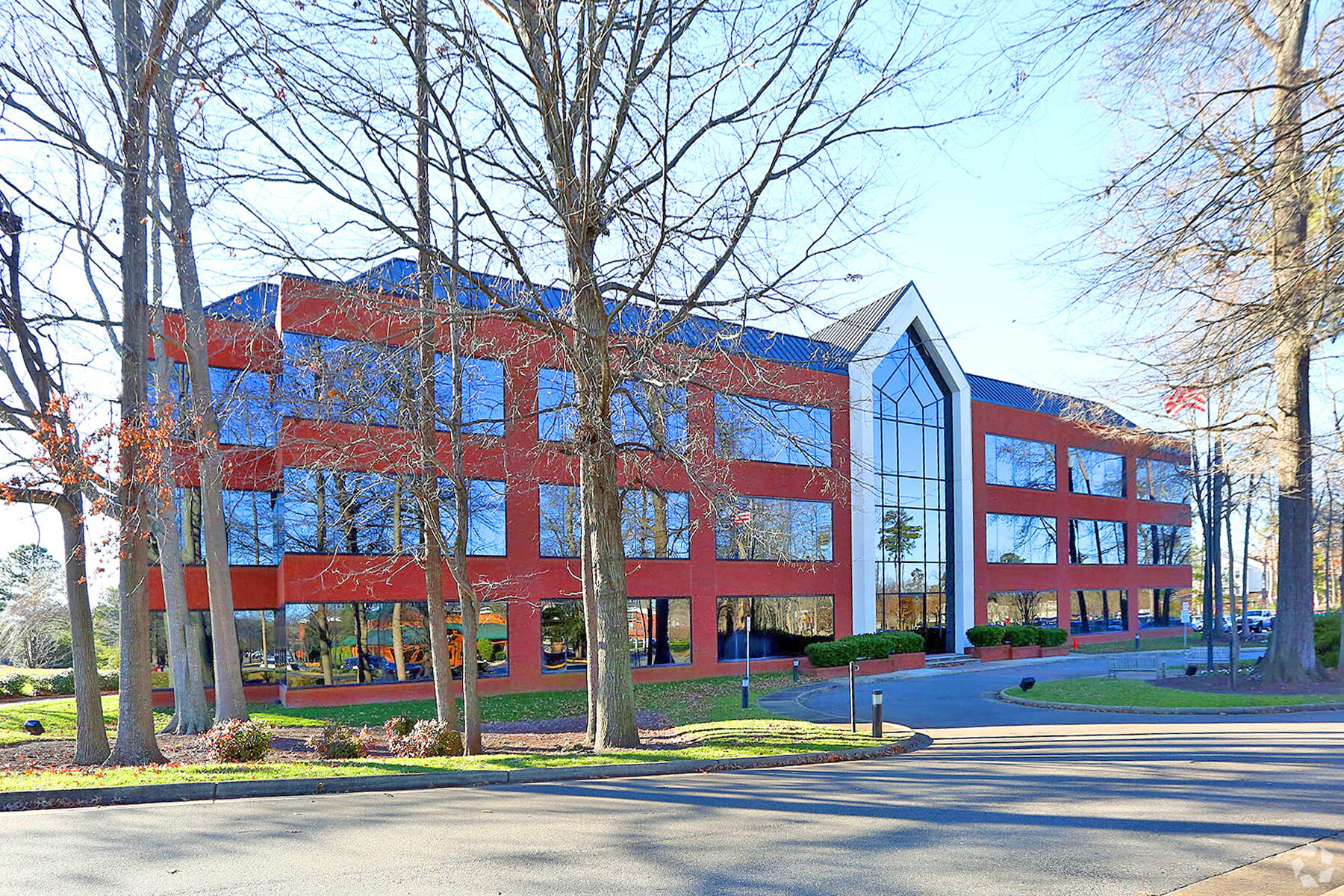 111 Cybernetics Way, Yorktown, VA for lease Primary Photo- Image 1 of 24