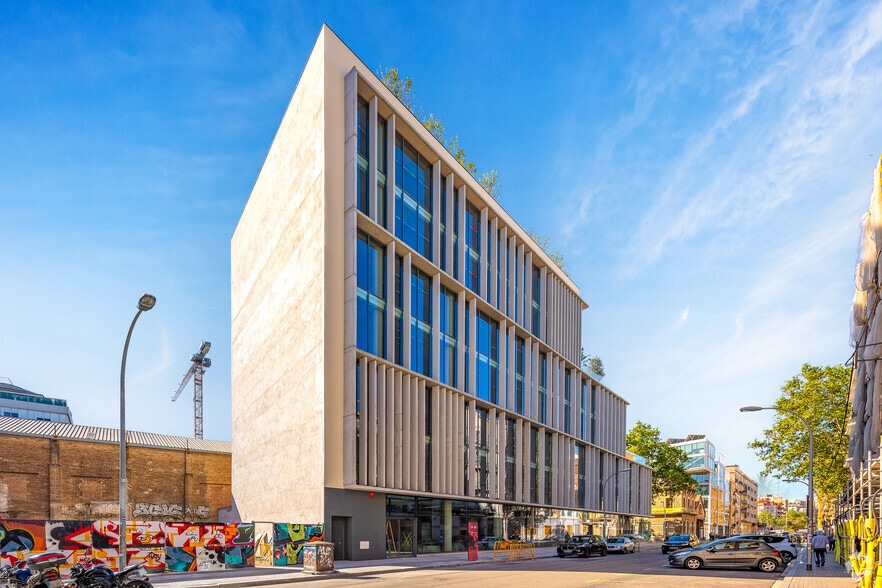 Carrer de Pere IV, 62, Barcelona, Barcelona for lease - Building Photo - Image 2 of 4