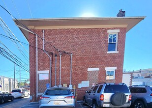 8-12 N Summit Ave, Gaithersburg, MD for lease Building Photo- Image 2 of 17