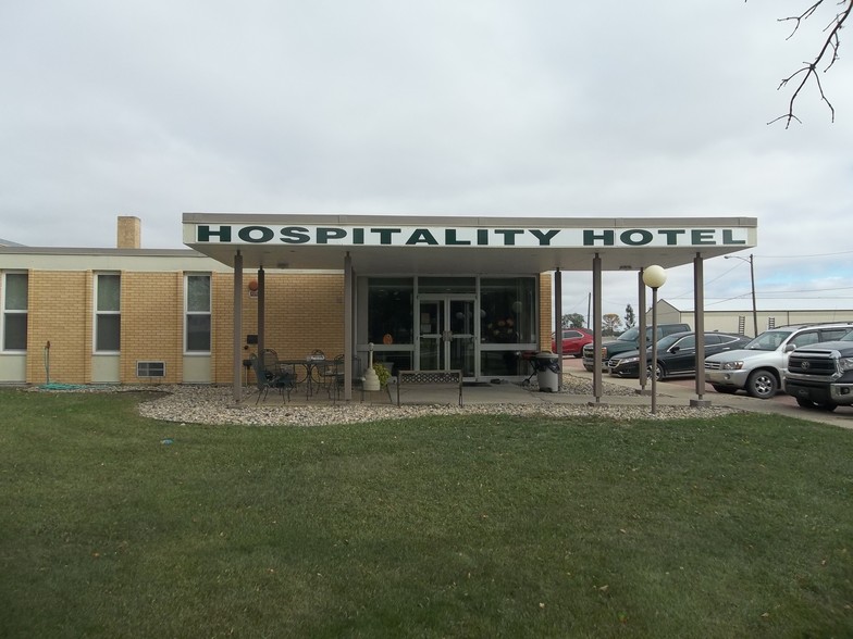 900 5th Ave, Ipswich, SD for sale - Building Photo - Image 1 of 1