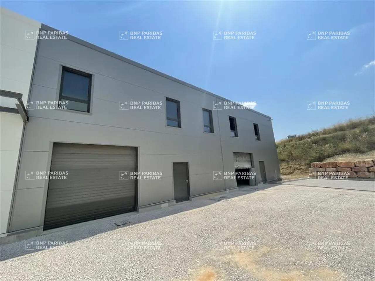 Flex in Grabels for lease Building Photo- Image 1 of 13