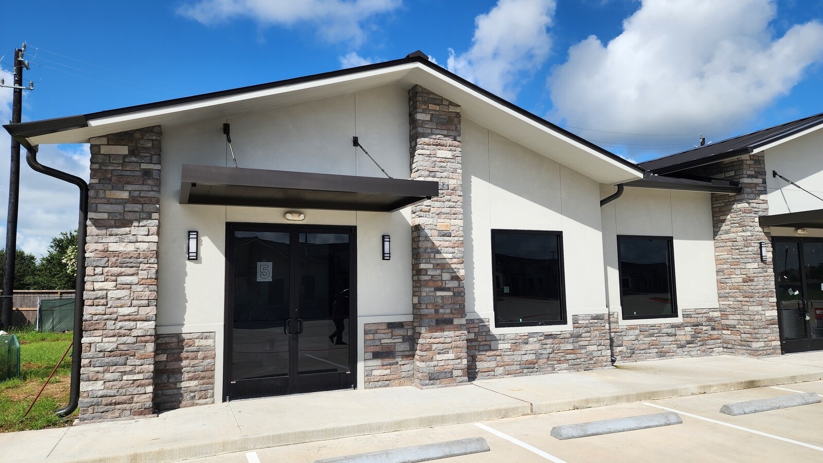 1849 Forest Park Ln, Pearland, TX 77581 - Unit 4D - - Interior Photo - Image 1 of 24