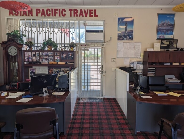 1073 E Anaheim St, Long Beach, CA for sale - Interior Photo - Image 2 of 6