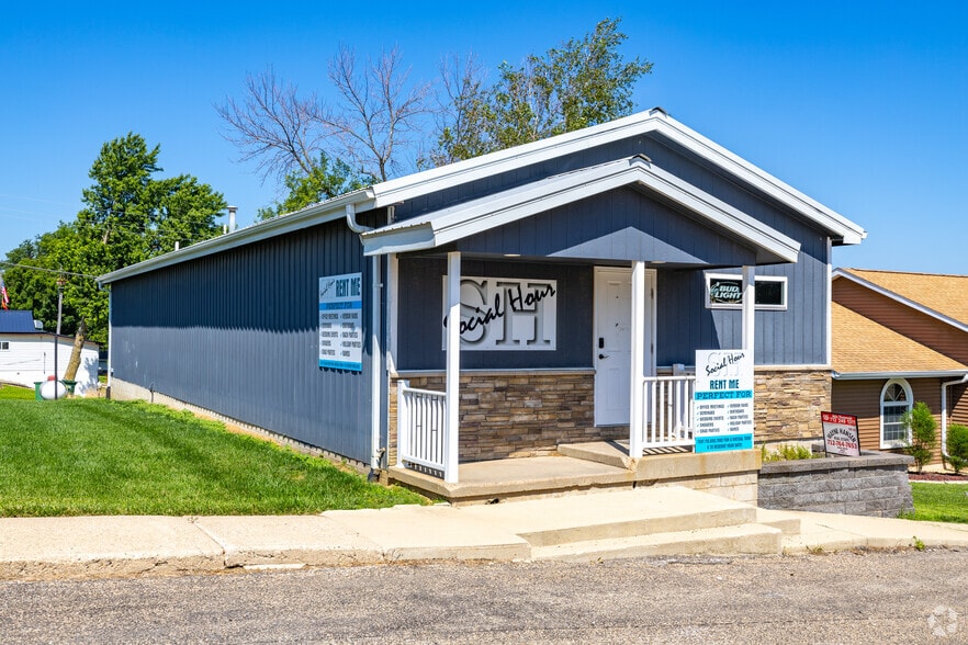 124 S 4th Ave, Dedham, IA for sale - Building Photo - Image 2 of 3