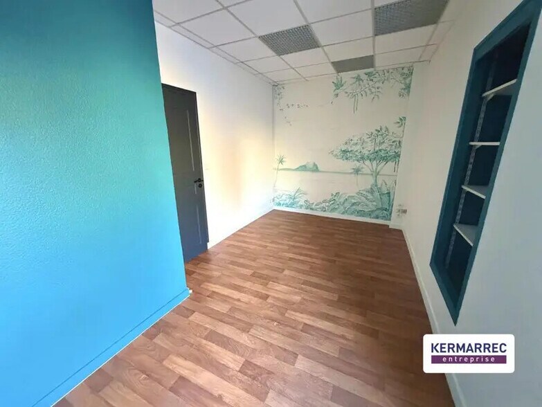 Office in Vannes for lease - Interior Photo - Image 3 of 4